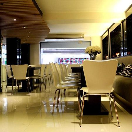 Hotel Vista Express Бангкок Экстерьер фото