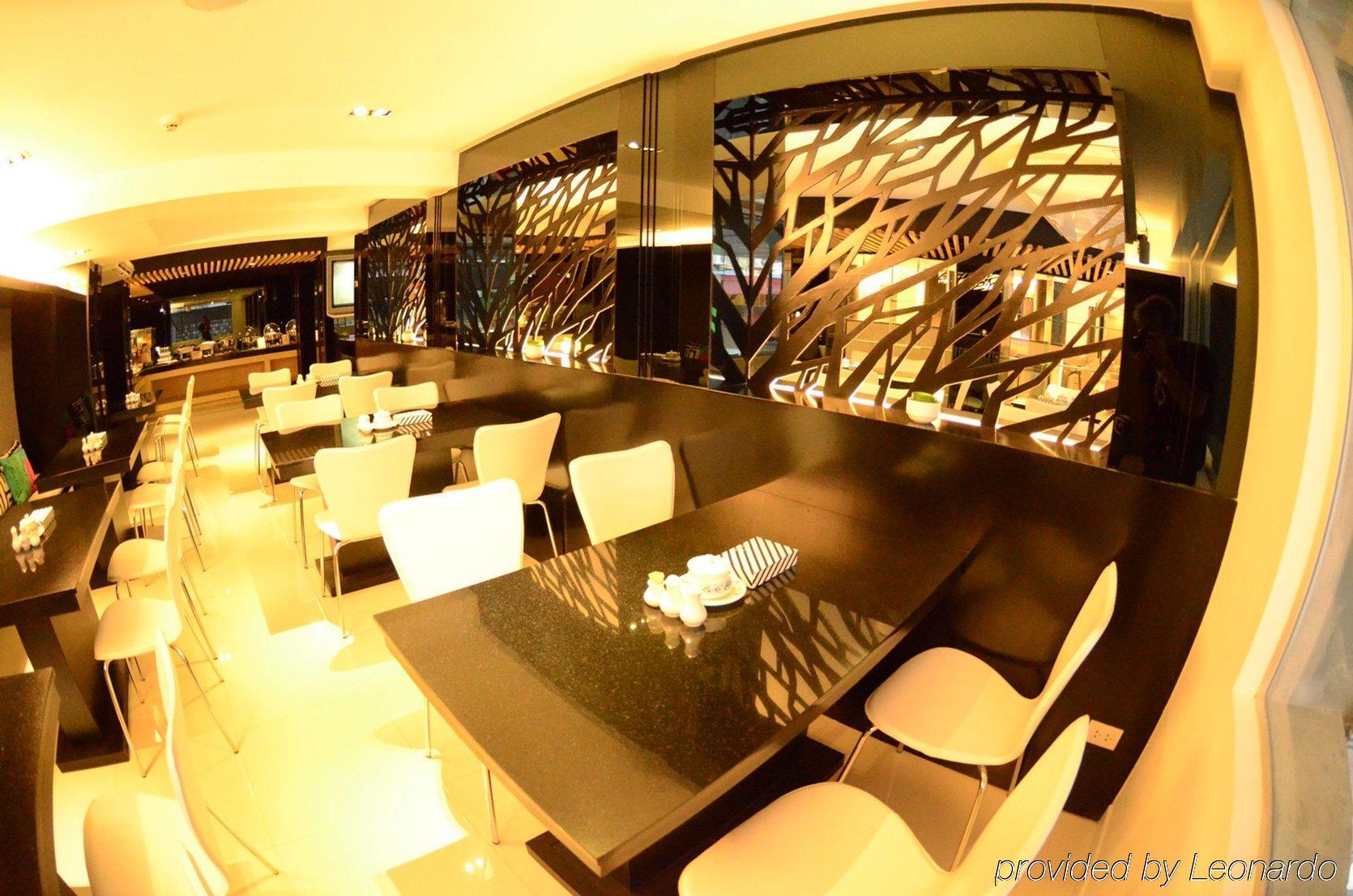 Hotel Vista Express Бангкок Экстерьер фото