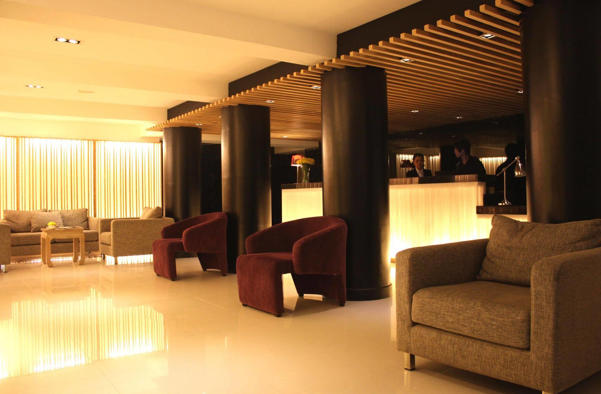 Hotel Vista Express Бангкок Экстерьер фото