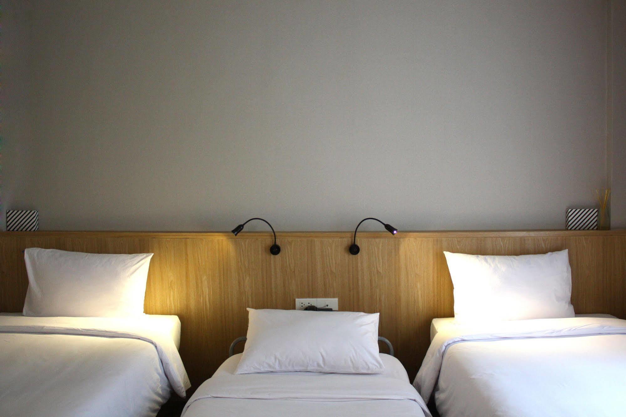 Hotel Vista Express Бангкок Экстерьер фото