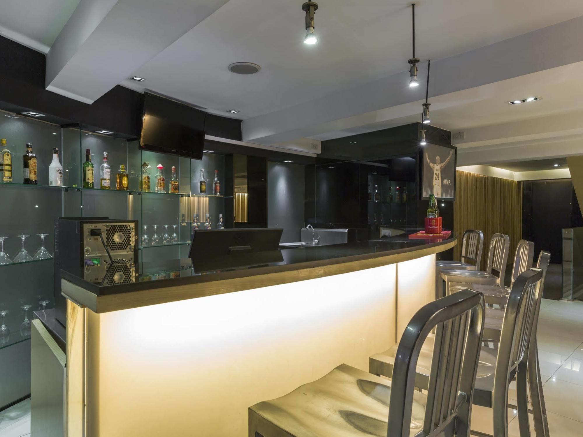 Hotel Vista Express Бангкок Экстерьер фото