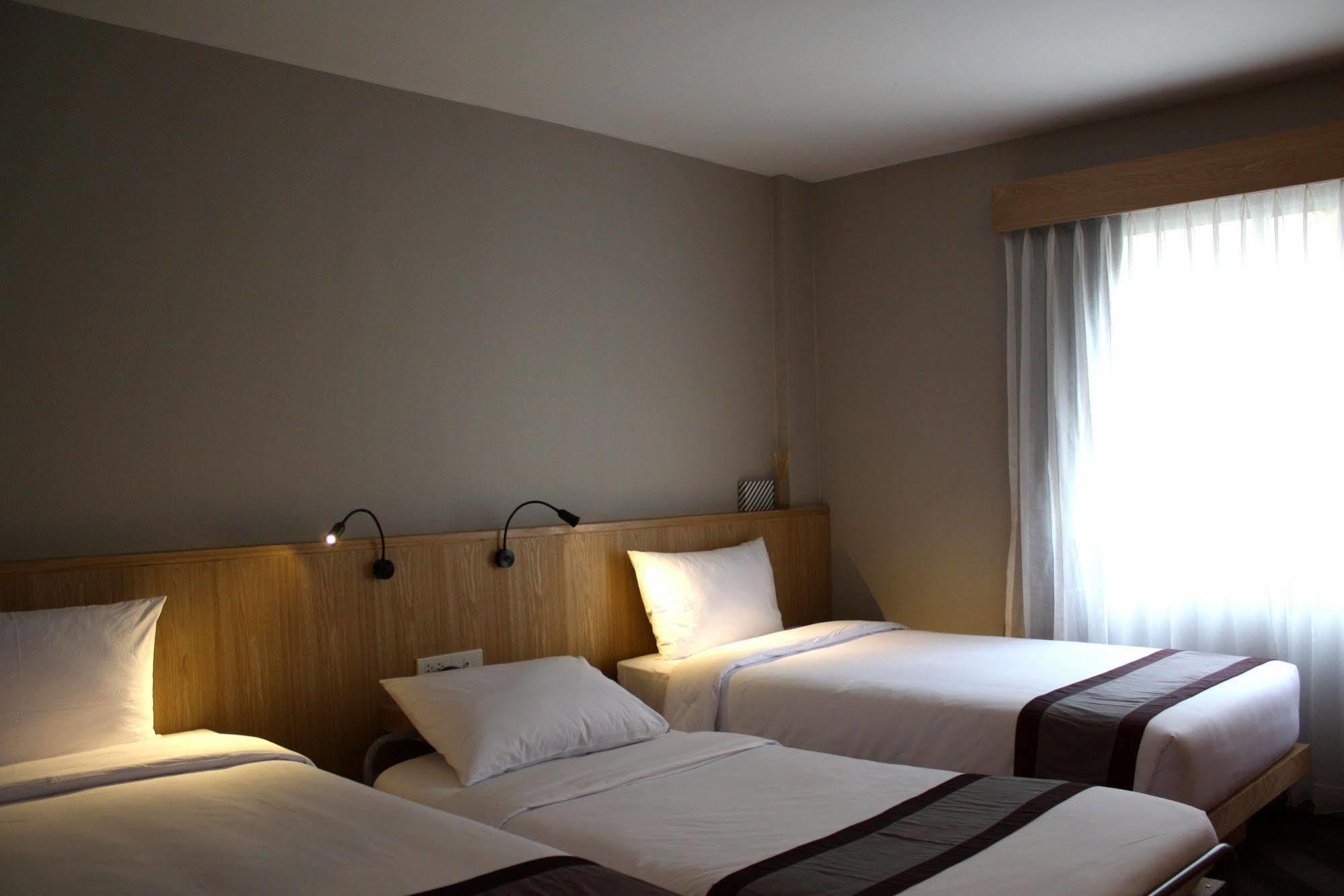 Hotel Vista Express Бангкок Экстерьер фото