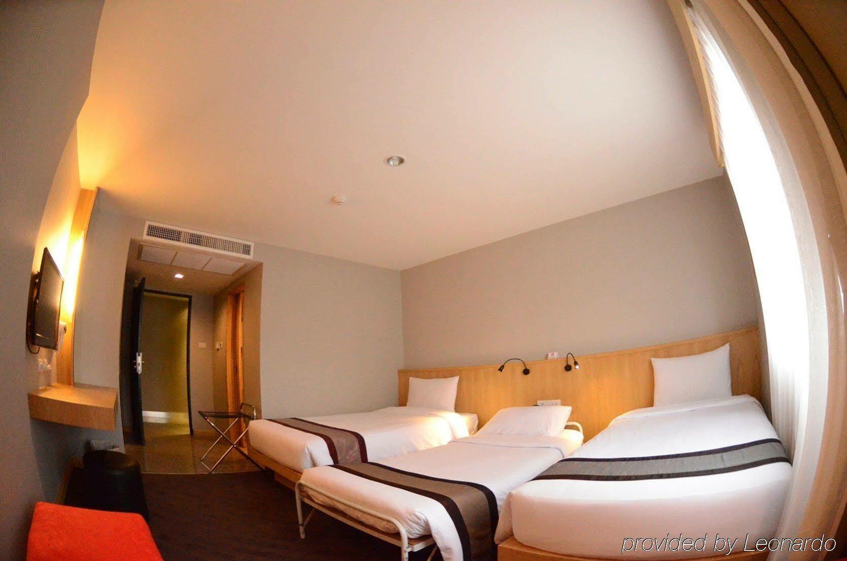 Hotel Vista Express Бангкок Экстерьер фото